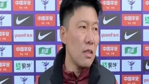 【三冠王荣耀对决！揭秘德乙赛事背后的惊人内幕】