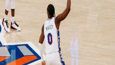 休斯顿火箭主场逆袭挑战波士顿凯尔特人，能否制造惊喜一击？